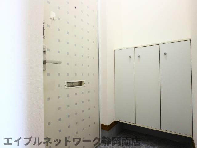 玄関　同イメージ反転