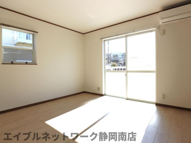 居室・リビング　同イメージ反転