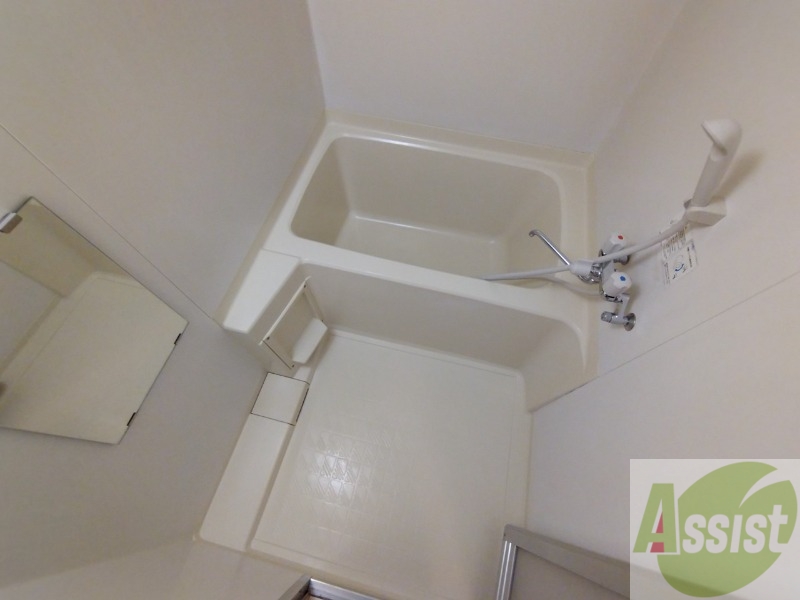 バス・シャワールーム　お風呂です。ゆっくりお風呂につかるのも体に良いですね～