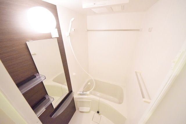 バス・シャワールーム　浴室乾燥機付き