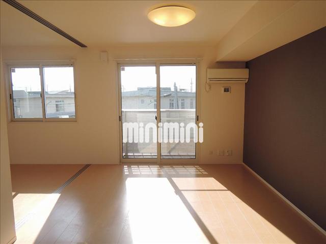 居室・リビング　エアコン完備のリビングです。