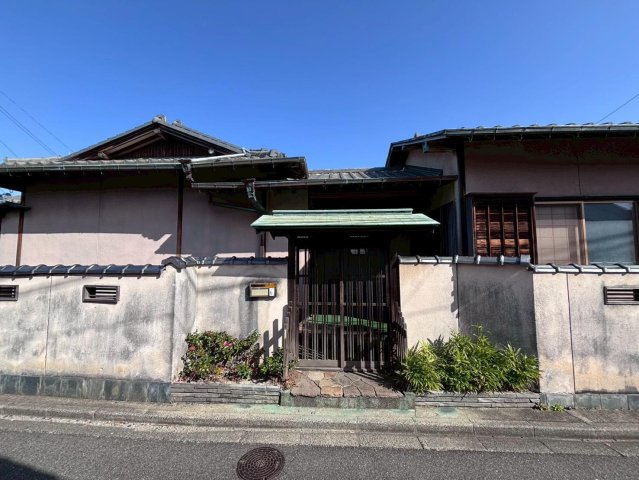 建物外観　立派な日本家屋