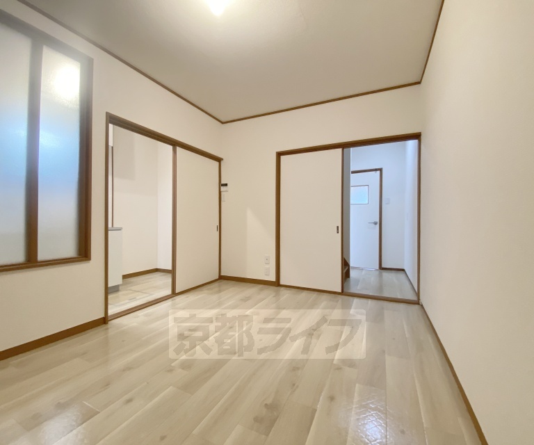 居室・リビング　自然豊かなエリアの高台にある眺望の良い戸建てです。小型...