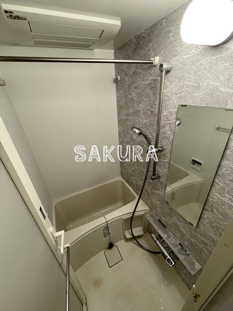 バス・シャワールーム　ご家族や長時間入浴に便利な追い炊き機能付きです♪