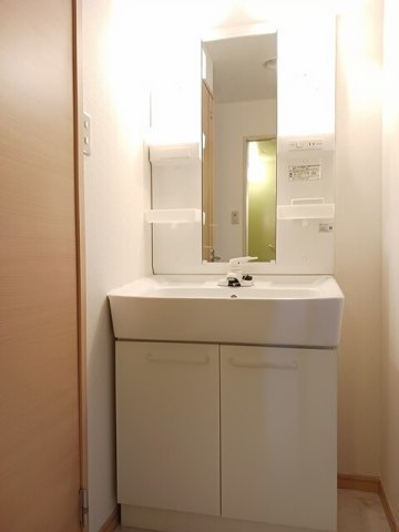 洗面設備　脱衣スペースもあります