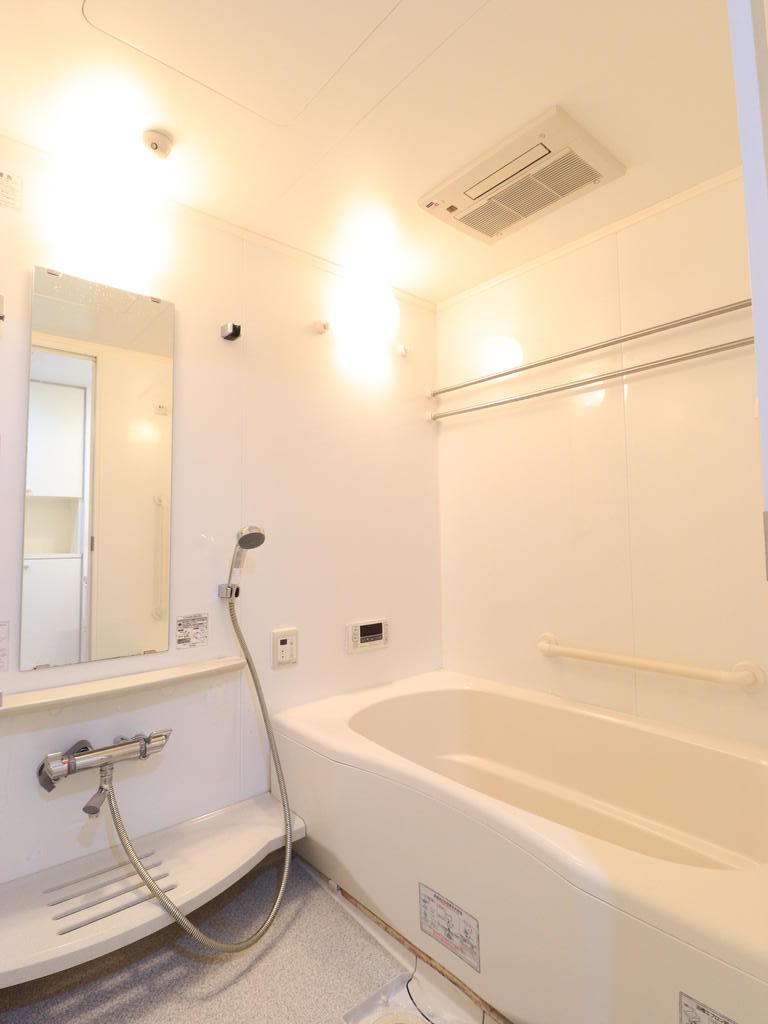 バス・シャワールーム　追い炊き機能付き1坪風呂