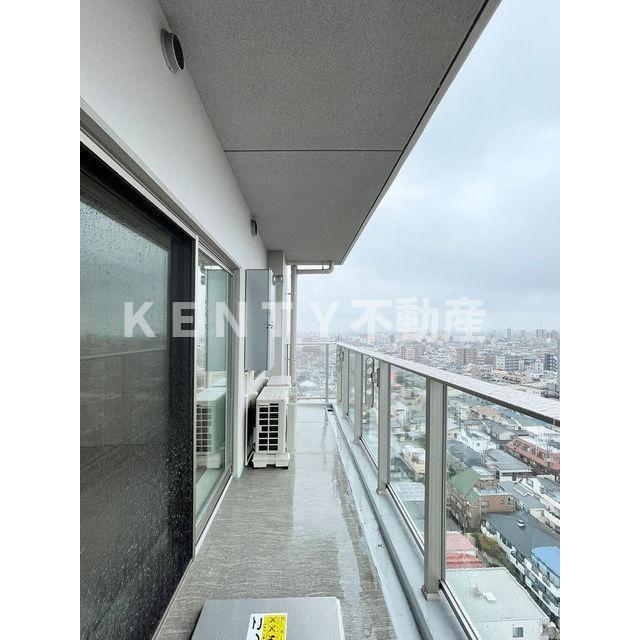 バルコニー　外からの目が気にならないバルコニーで洗濯物が干せます