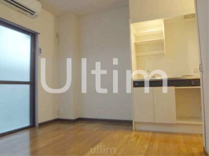 居室・リビング　室内