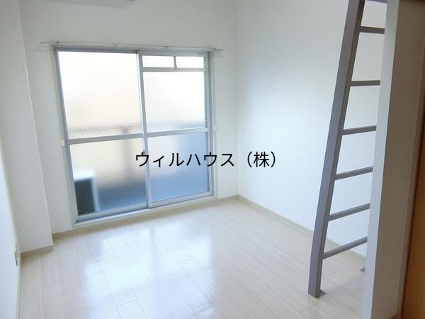 居室・リビング　広々とした洋室！