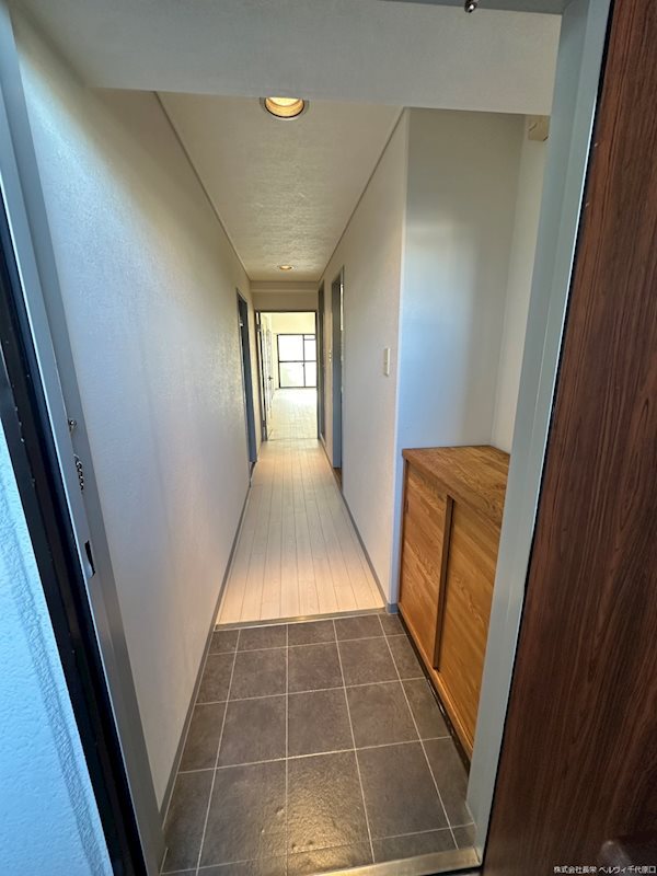 玄関　※類似タイプ・別号室の写真です★（実際のお部屋とは異なります