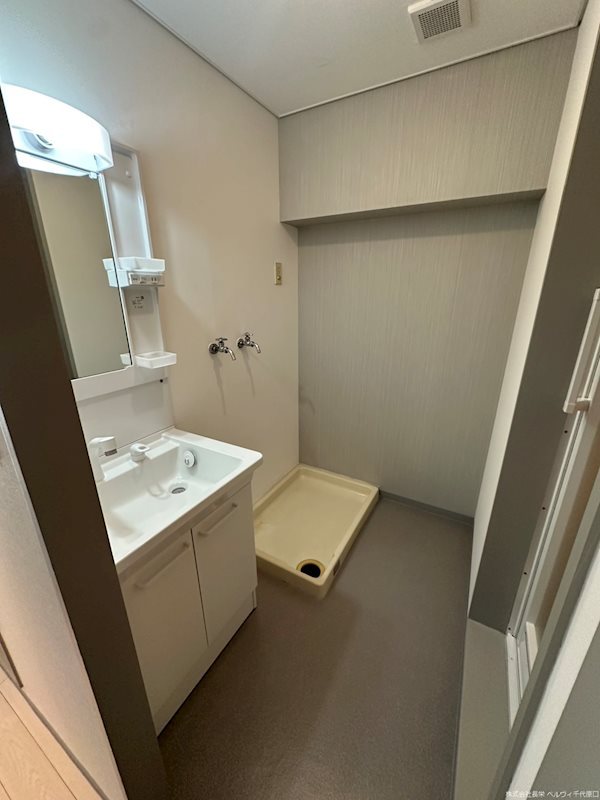 洗面設備　※類似タイプ・別号室の写真です★（実際のお部屋とは異なります