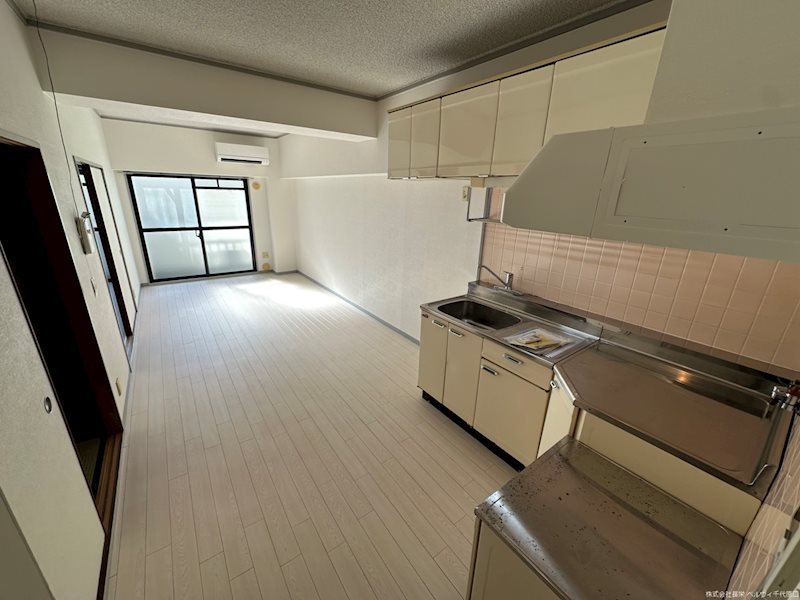 居室・リビング　※類似タイプ・別号室の写真です★（実際のお部屋とは異なります