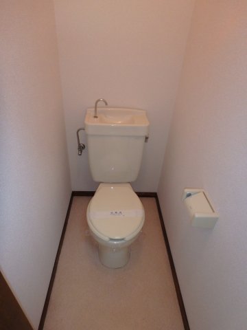 トイレ　退去前なので、以前の写真です。