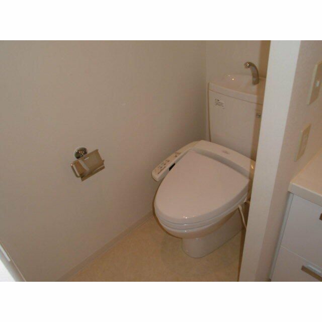 トイレ　清潔感のあるトイレです