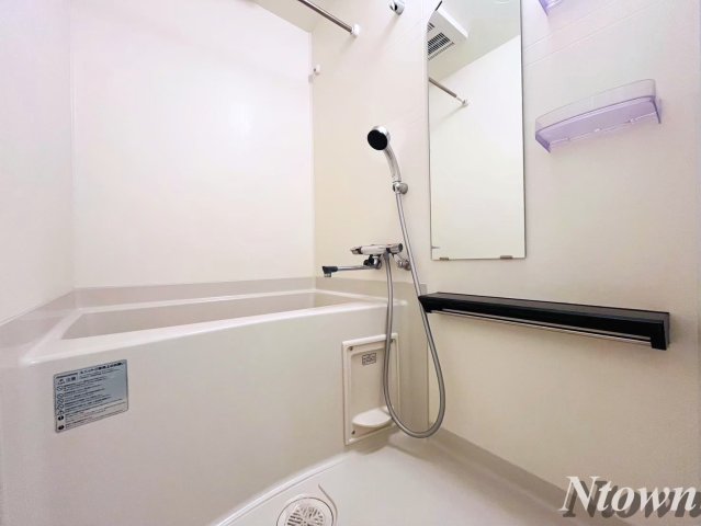 バス・シャワールーム　落ち着いた空間のお風呂です