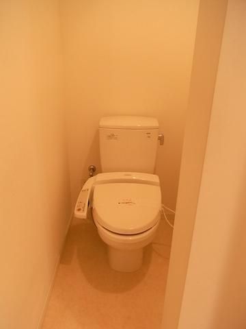 トイレ　温水洗浄機能付き暖房便座