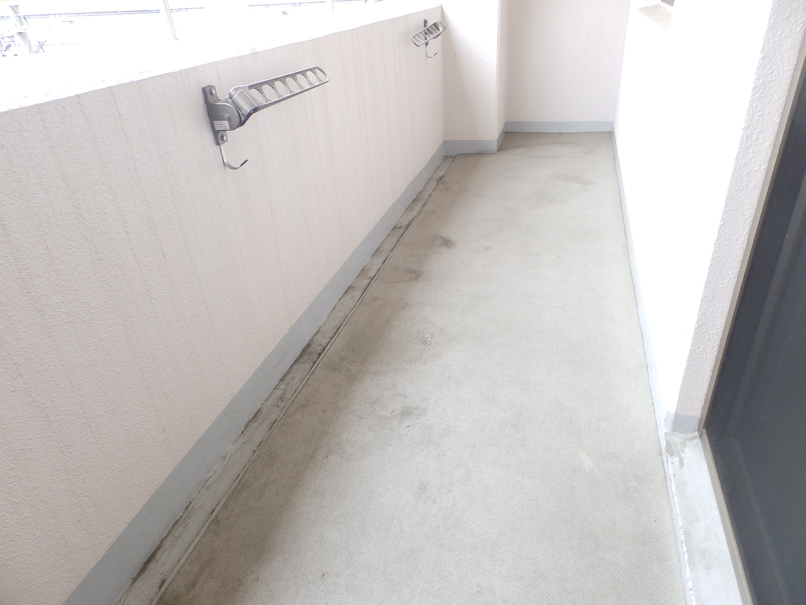 バルコニー　リノーベション中の為、同仕様の別号室写真です