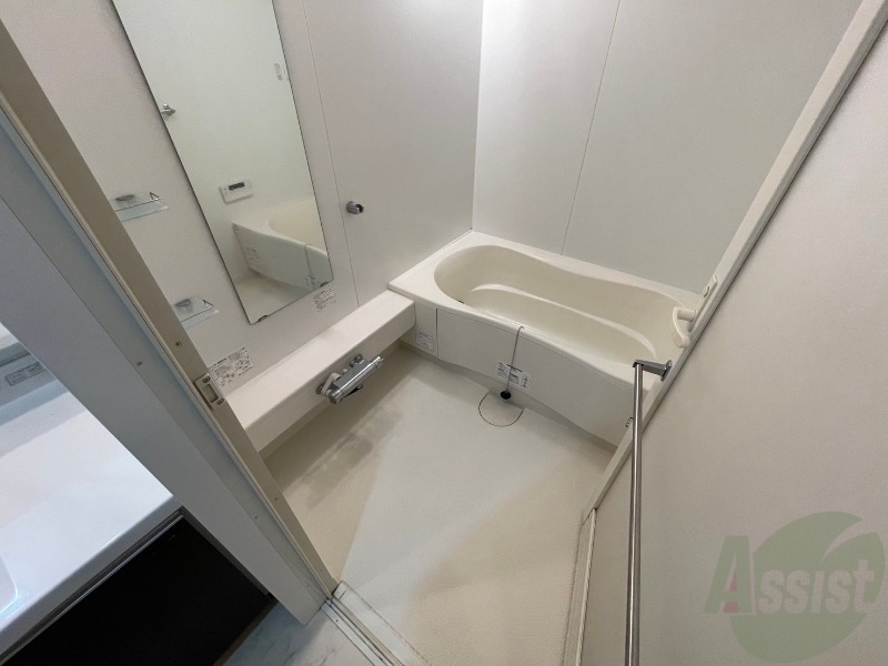 バス・シャワールーム　お風呂になります。一日の疲れを癒してくださいね。