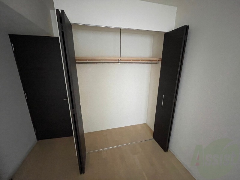 収納　クローゼットは奥行きもあり、荷物が多い方でも安心です。