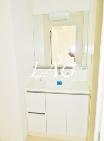 洗面設備　独立洗面台です。