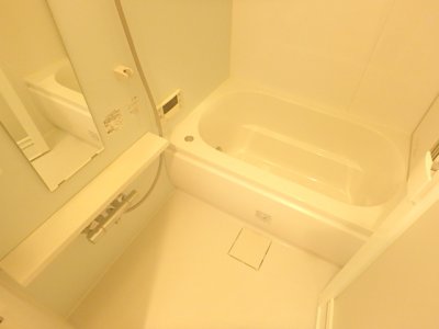 バス・シャワールーム　※同タイプ他部屋の内装写真です。