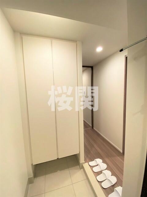 玄関　※同仕様参考写真