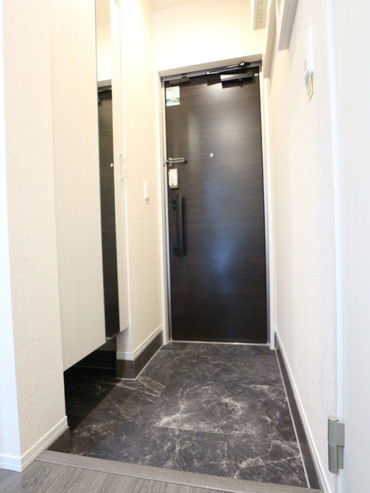 玄関　※同モデルイメージ写真※