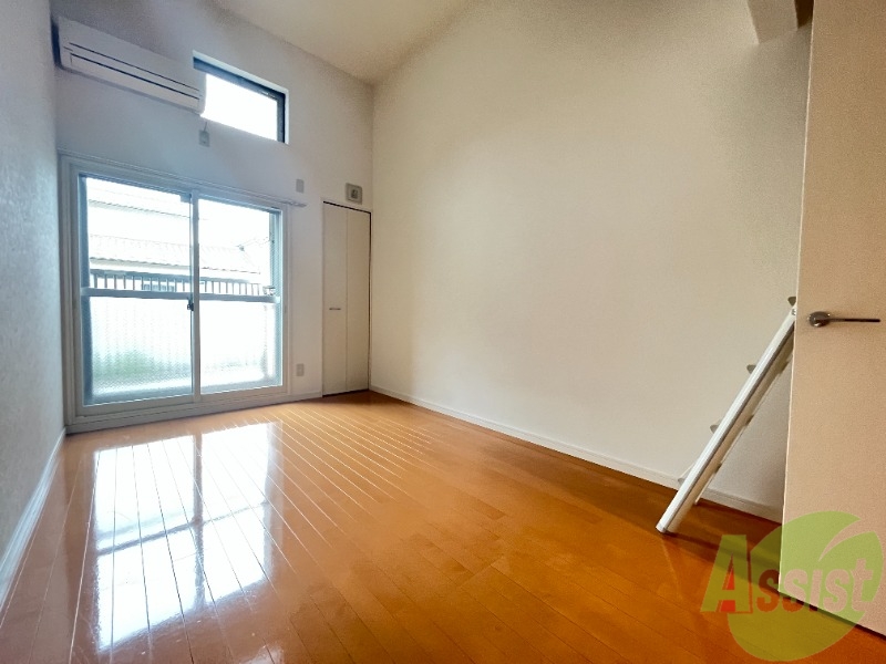 居室・リビング　６帖の洋室です。日差しがあり明るい印象でした。