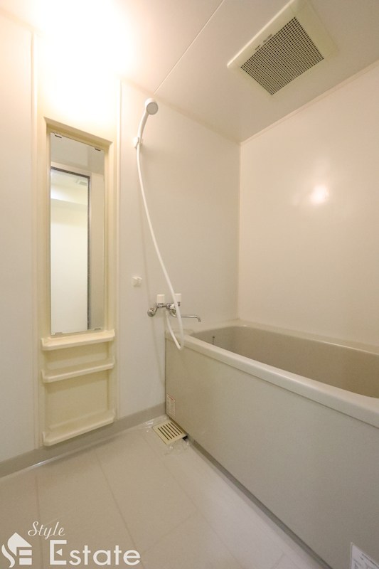 バス・シャワールーム　バスルーム