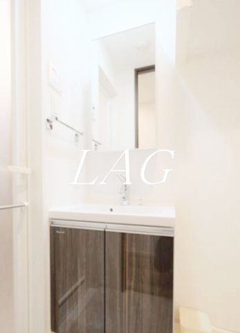 洗面設備　独立洗面台です。