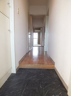 玄関　★お問い合わせはウインズ千歳烏山まで★