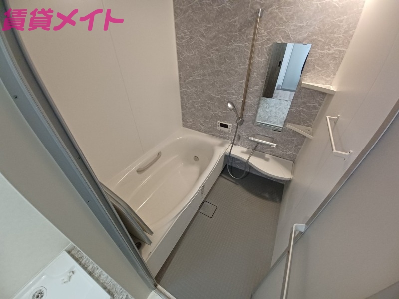 バス・シャワールーム　同型参考写真