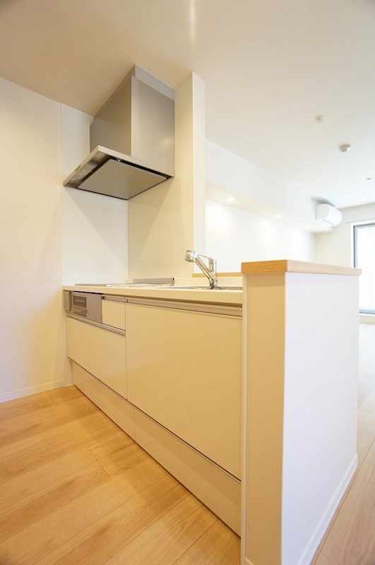 キッチン　IH3口コンロ＆グリル付システムキッチンです。