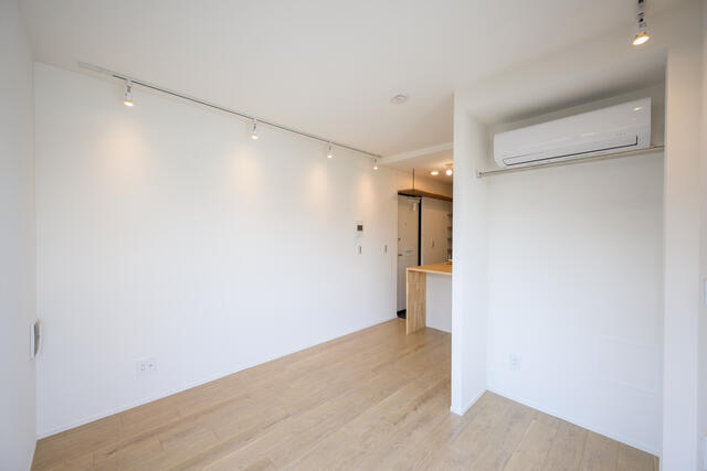 収納　ハンガーポールもついています