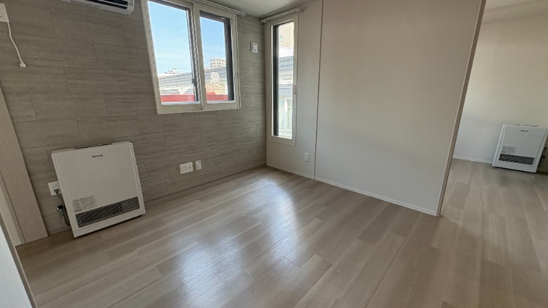 居室・リビング　明るい洋室