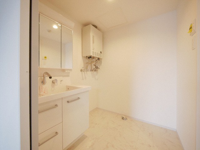 洗面設備　☆シャワードレッサー完備☆