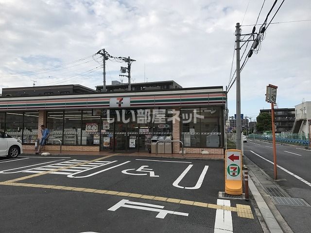 コンビニ　セブンイレブン 春日部中央6丁目店（コンビニ）まで495m