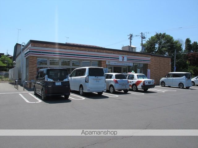 コンビニ　セブンイレブン（コンビニ）まで111m