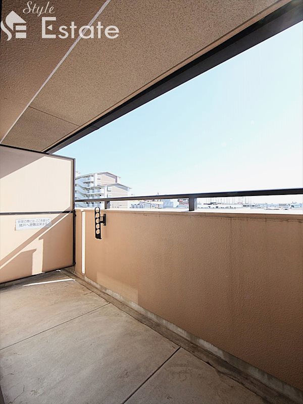 バルコニー　バルコニー