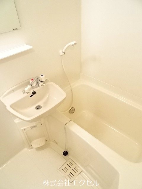 バス・シャワールーム　追い焚き付きです。