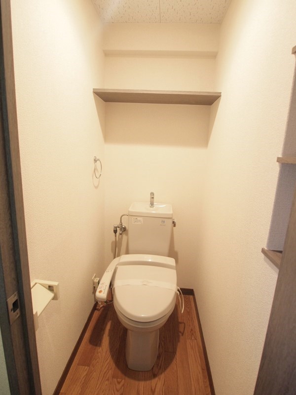トイレ　ウォシュレット付きのトイレです。
