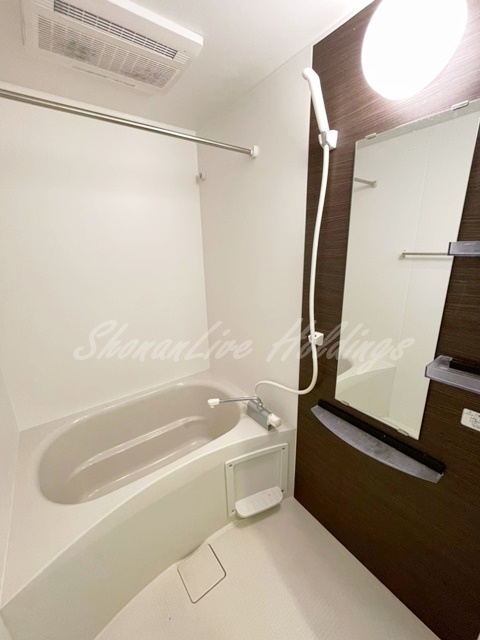 バス・シャワールーム　清潔感のあるお風呂です♪