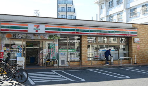 コンビニ　セブンイレブン 世田谷若林4丁目店（コンビニ）まで104m