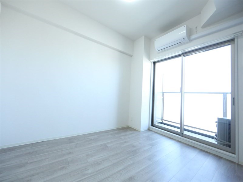 バルコニー　洋室6.2帖　エアコン完備　バルコニー