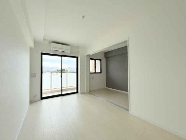 居室・リビング　参考写真になりますのでご承知おき下さい。