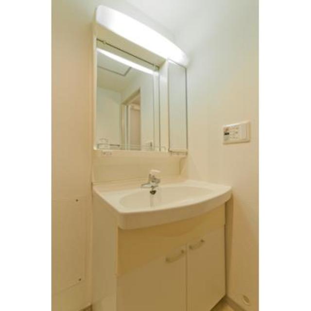 洗面設備　※写真は同タイプ住戸です。
