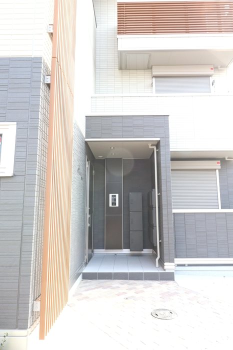 エントランス　オートロック完備です。