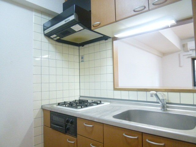 キッチン　2口コンロの対面式キッチンです。