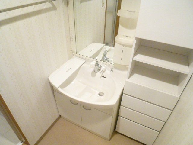 洗面設備　独立洗面台です。