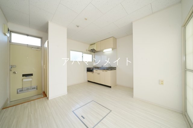 居室・リビング　ゆったり過ごせる居間です